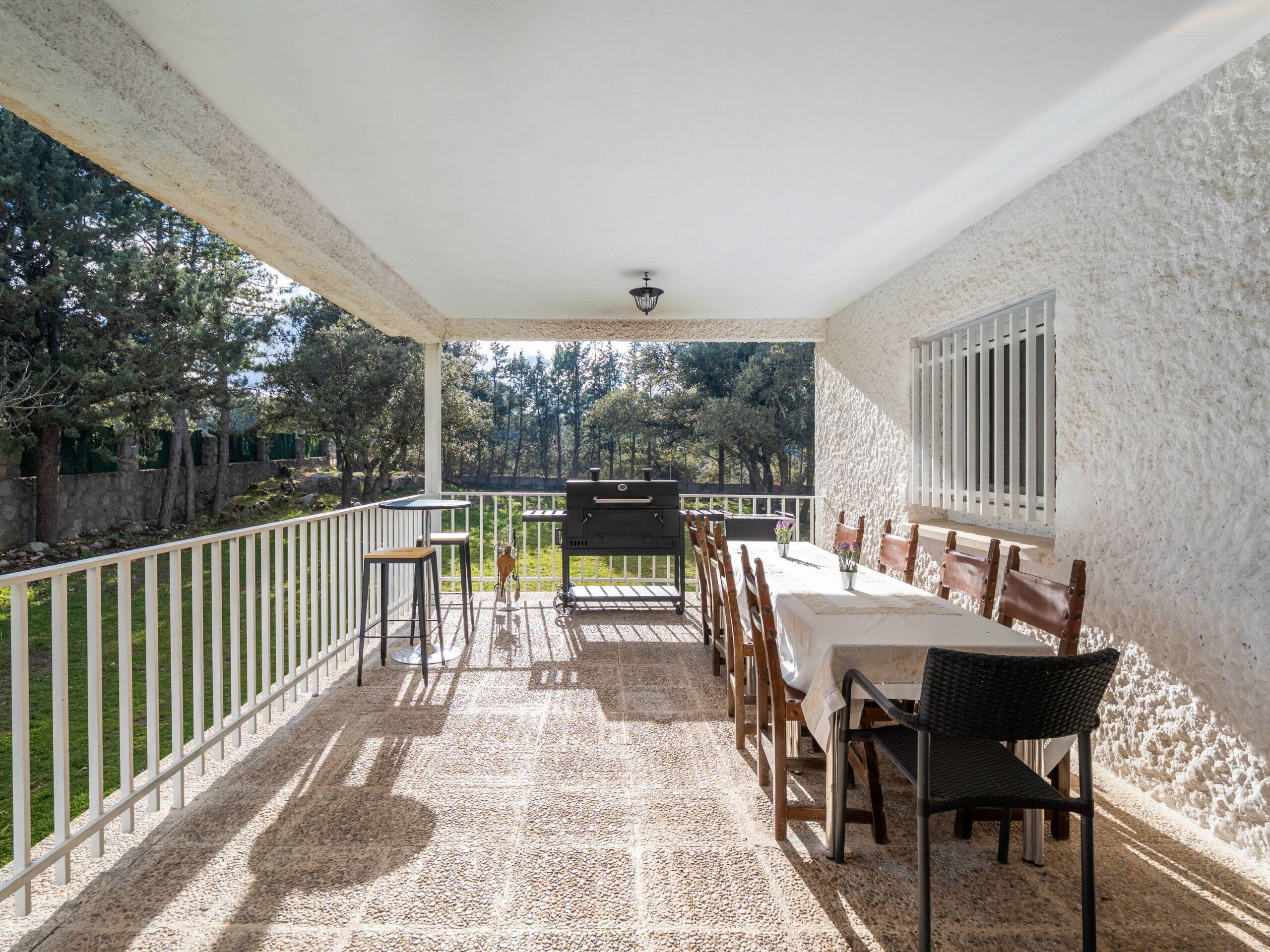 Country House with a Barbecue - Photos 3
