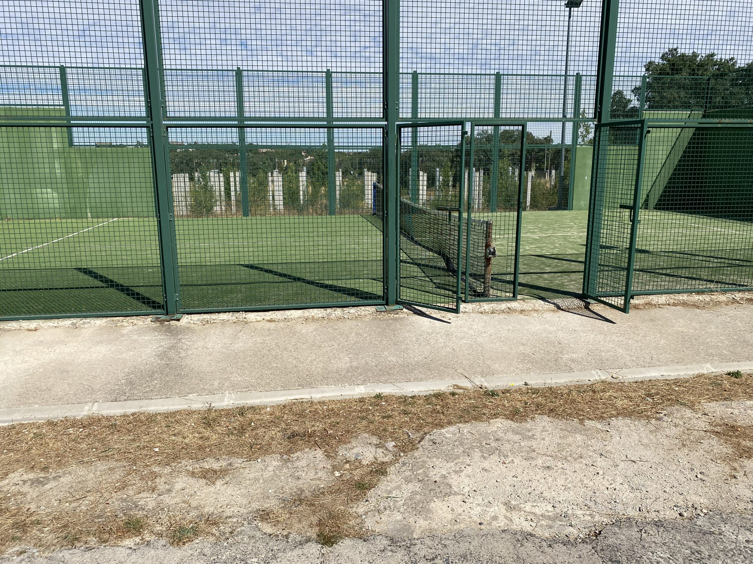 Pádel (en la urbanización)